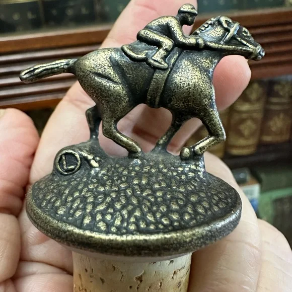 Blanton’s Bourbon Whiskey Cork Bottle Stopper w/ Race Horse & Jockey Letter ‘L’. - Picture 2 of 4
